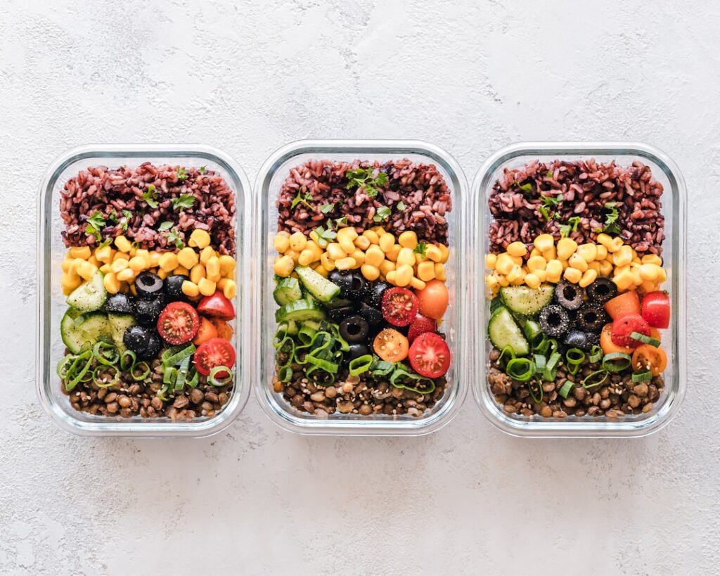 Comidas saludables preparadas y organizadas para la semana